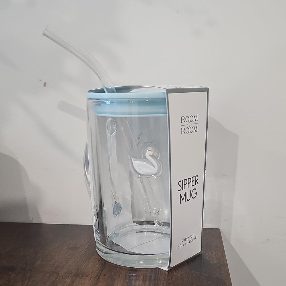 Room Room Clear and Blue Sipper Mug with Straw